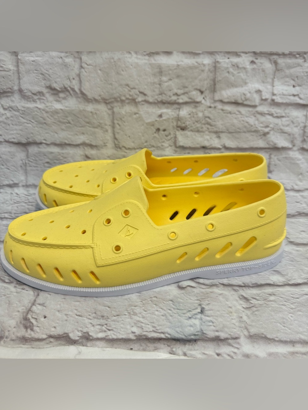 Sperry Authentic Original Float Slip-On Shoes Yellow Mens 13 water resistant